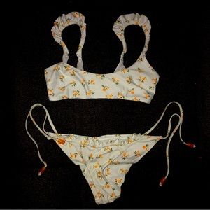 Aerie matching top and bottom bikini set 🧡💛🤍💛🧡
